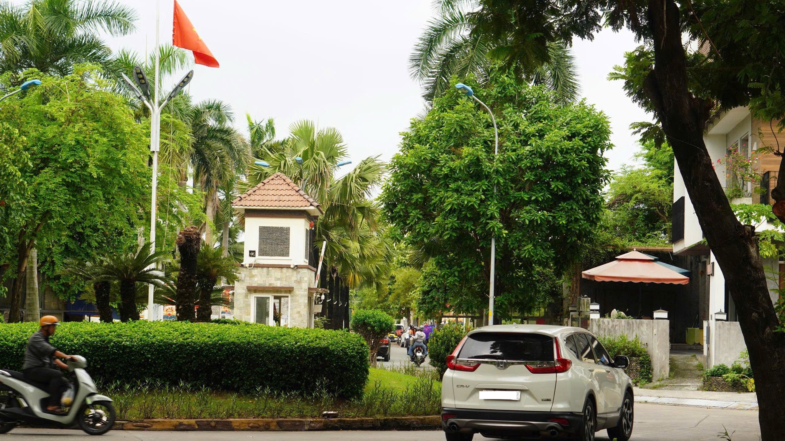 Cổng vào khu Jamona Home Resort