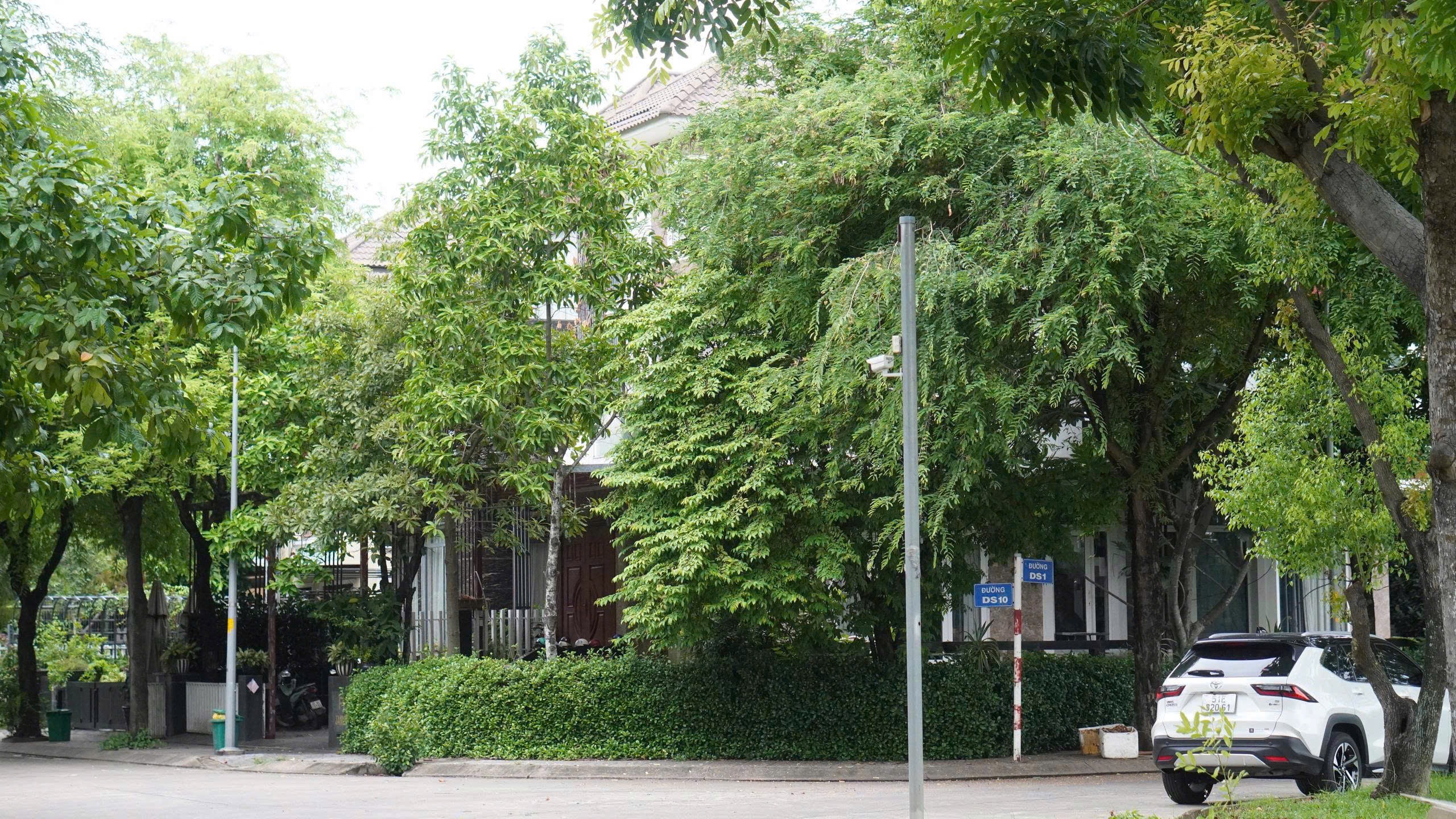 Góc phố nội khu Jamona Home Resort phủ xanh