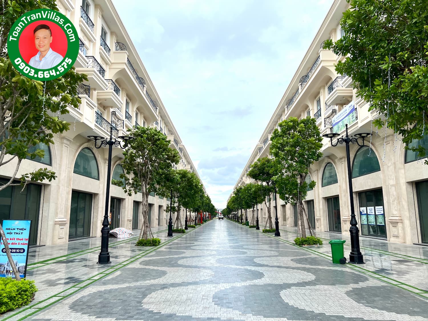 Phố đi bộ Royal Vạn Phúc City nhìn dọc tuyến đường Royal