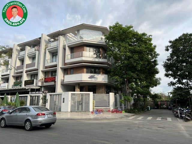 Nhà phố góc · góc 2 mặt tiền · 172 m² · Vạn Phúc 1