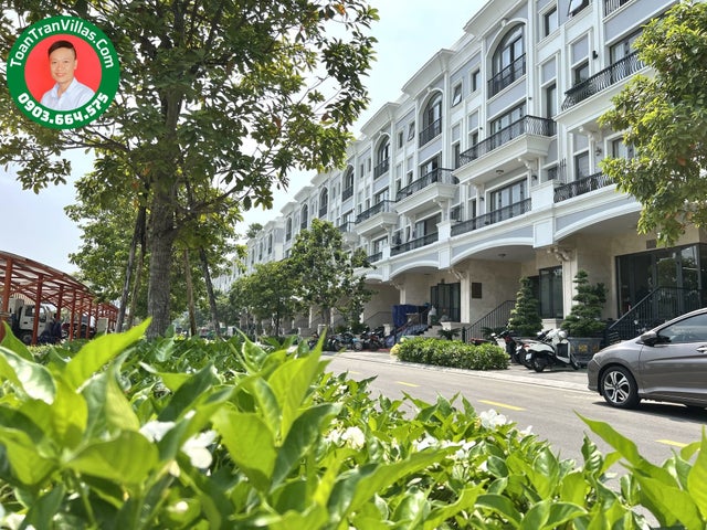 Nhà phố · thang máy · 133 m² · Đông Nam Vạn Phúc