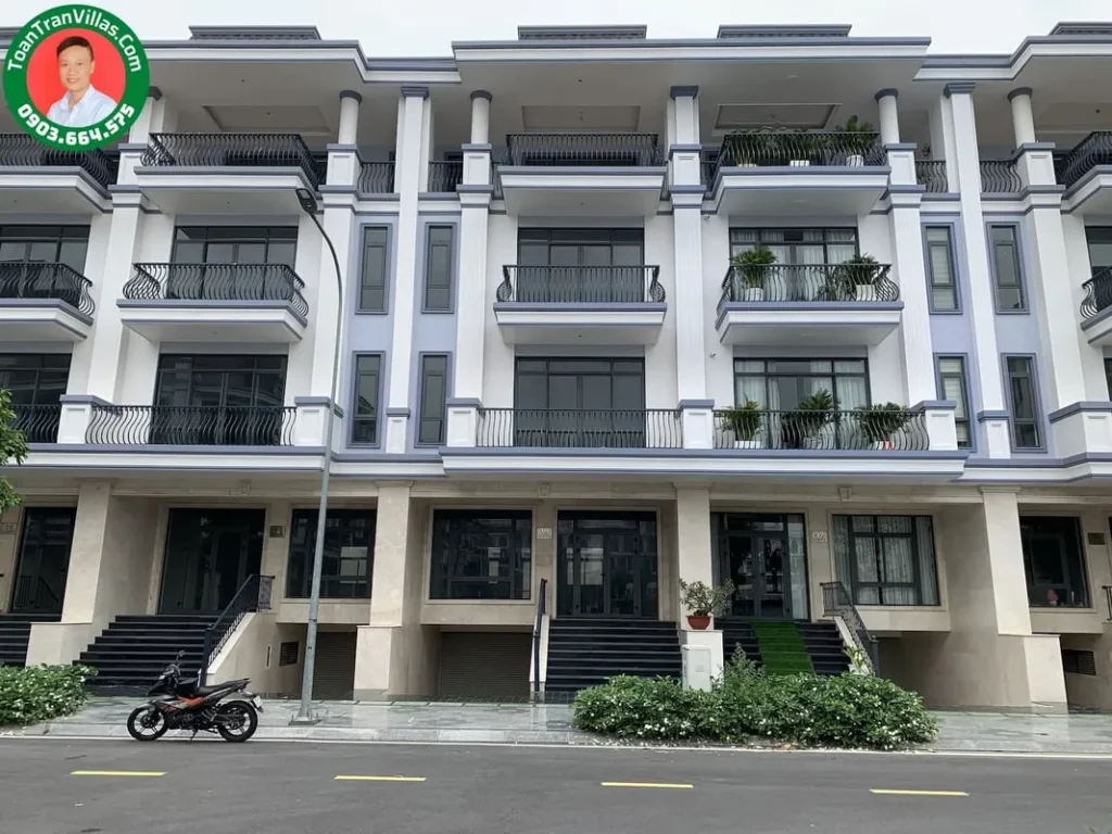 Nhà phố góc · góc 2 mặt tiền · thô · 175.5 m² · Đông Nam Vạn Phúc