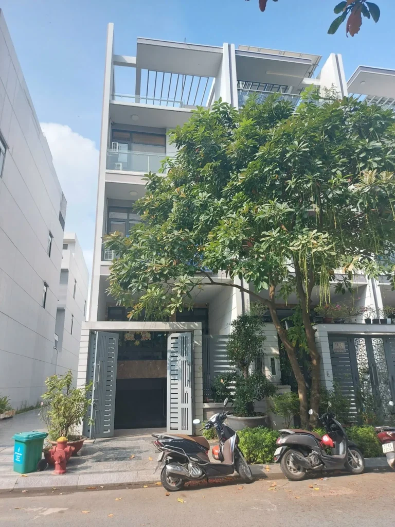 Nhà phố · thang máy · 115 m² · Vạn Phúc 1